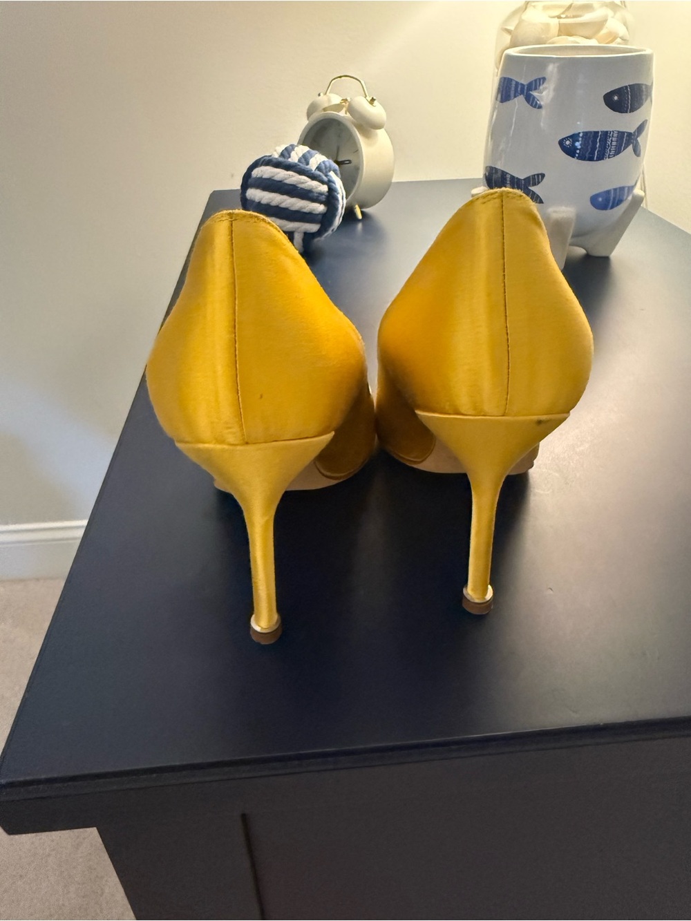 Manolo Blahnik Yellow Satin Hangisi Crystal Pump size 37.5 (US 7.5) - Picture 4 of 7